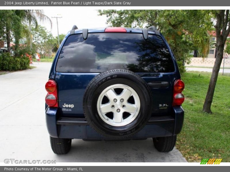 Patriot Blue Pearl / Light Taupe/Dark Slate Gray 2004 Jeep Liberty Limited
