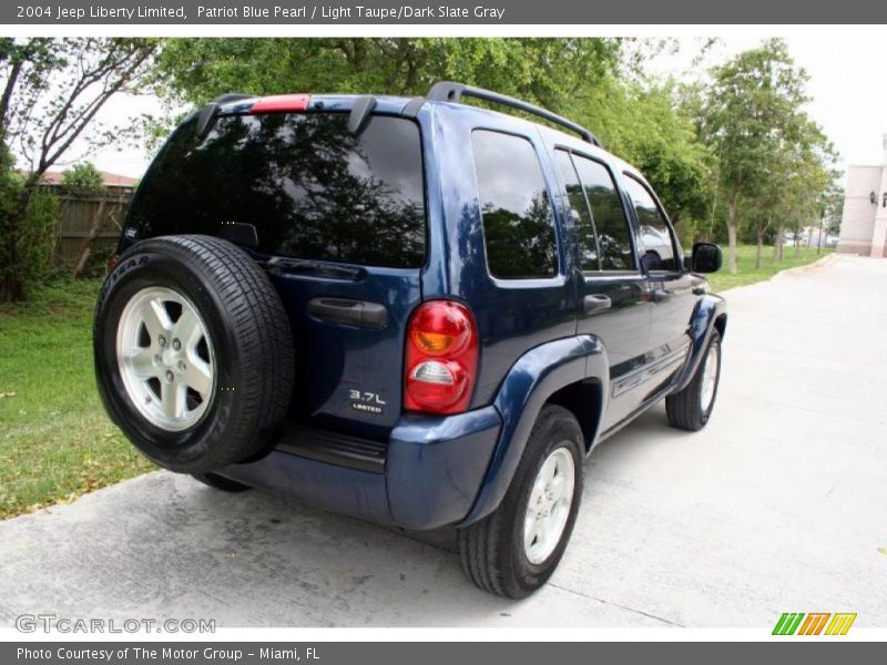Patriot Blue Pearl / Light Taupe/Dark Slate Gray 2004 Jeep Liberty Limited