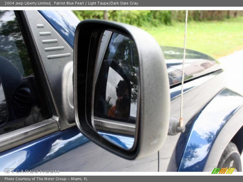 Patriot Blue Pearl / Light Taupe/Dark Slate Gray 2004 Jeep Liberty Limited