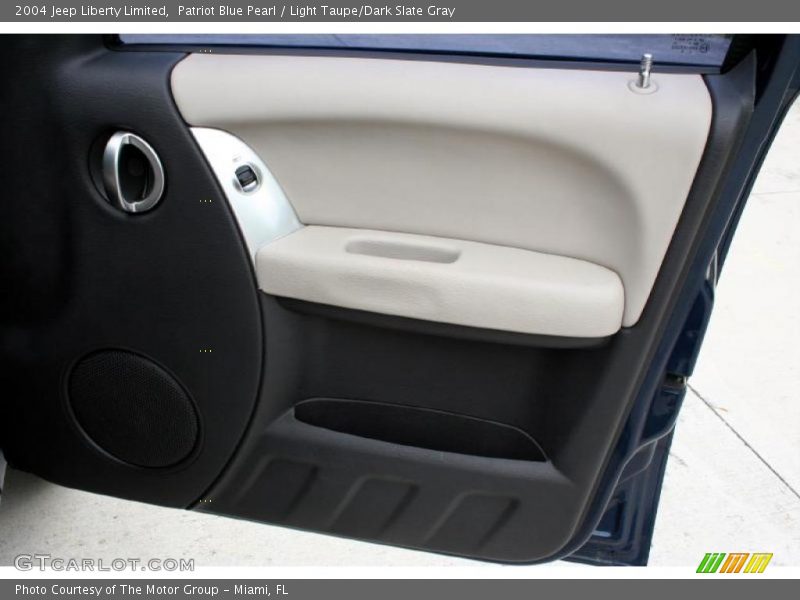Patriot Blue Pearl / Light Taupe/Dark Slate Gray 2004 Jeep Liberty Limited
