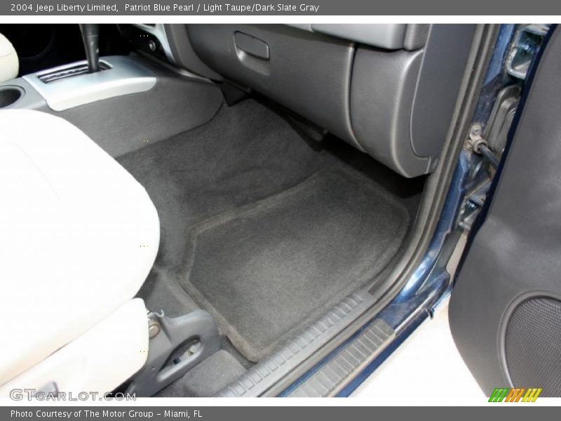 Patriot Blue Pearl / Light Taupe/Dark Slate Gray 2004 Jeep Liberty Limited