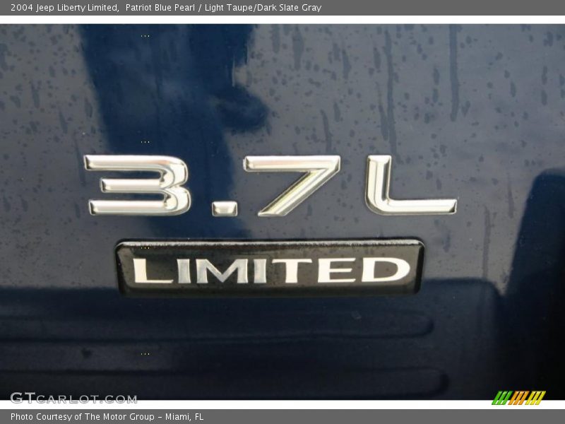 Patriot Blue Pearl / Light Taupe/Dark Slate Gray 2004 Jeep Liberty Limited