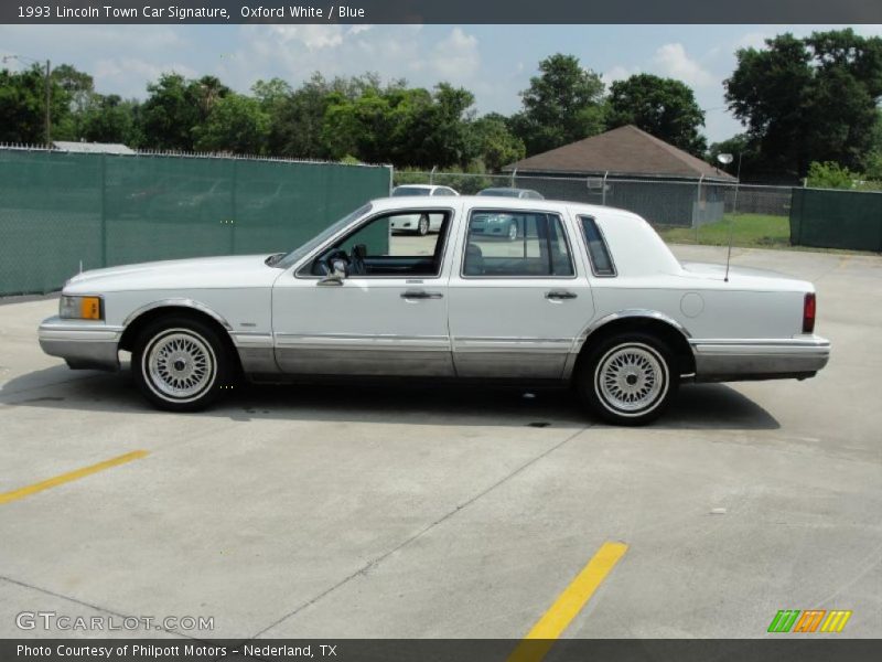 Oxford White / Blue 1993 Lincoln Town Car Signature