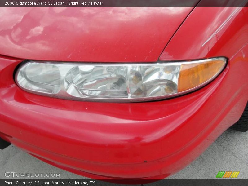 Bright Red / Pewter 2000 Oldsmobile Alero GL Sedan