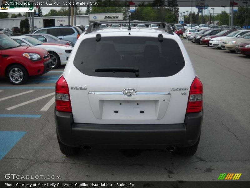 Nordic White / Gray 2005 Hyundai Tucson GLS V6