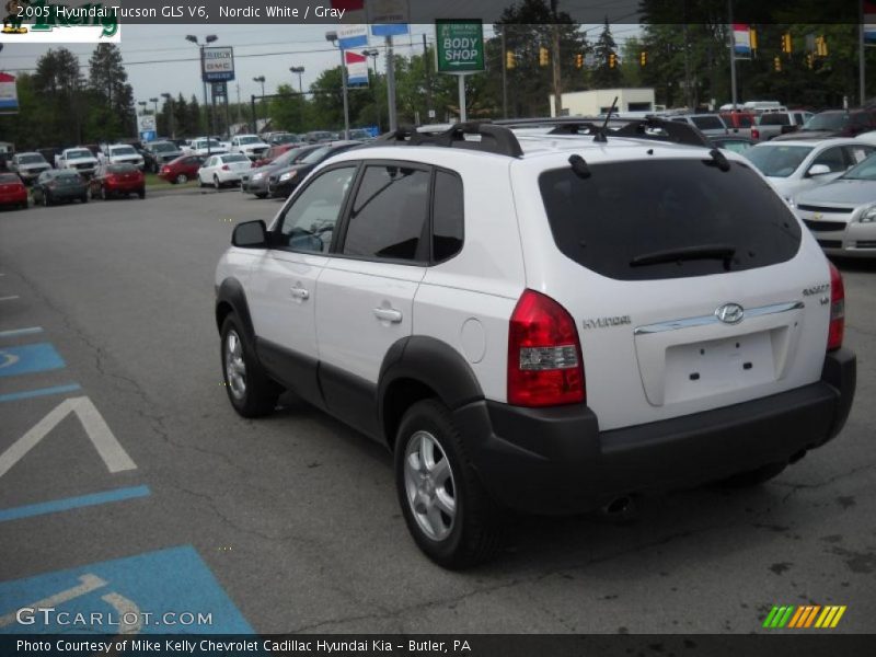 Nordic White / Gray 2005 Hyundai Tucson GLS V6