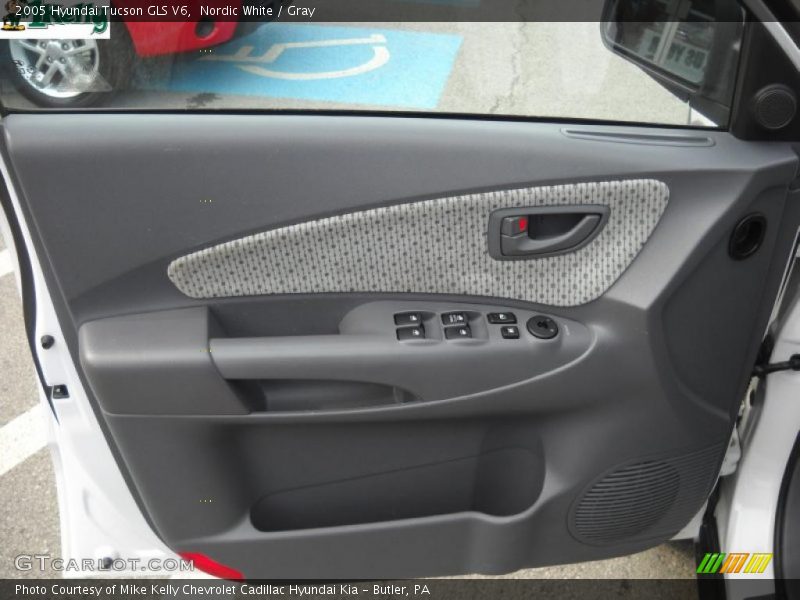 Nordic White / Gray 2005 Hyundai Tucson GLS V6