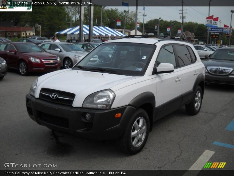 Nordic White / Gray 2005 Hyundai Tucson GLS V6