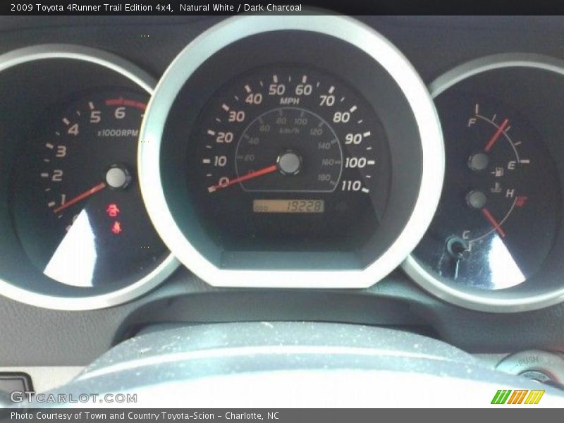 Natural White / Dark Charcoal 2009 Toyota 4Runner Trail Edition 4x4