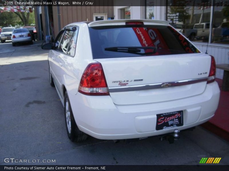 White / Gray 2005 Chevrolet Malibu Maxx LS Wagon