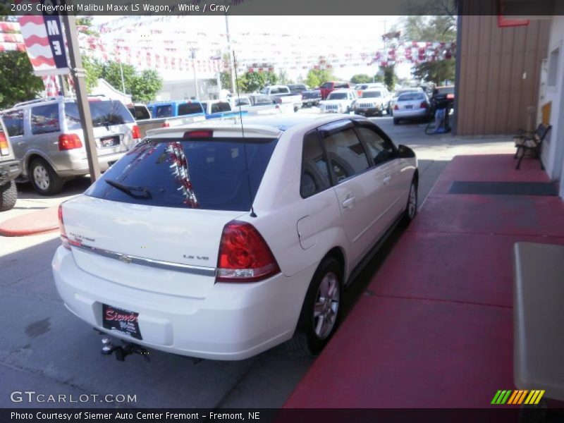 White / Gray 2005 Chevrolet Malibu Maxx LS Wagon