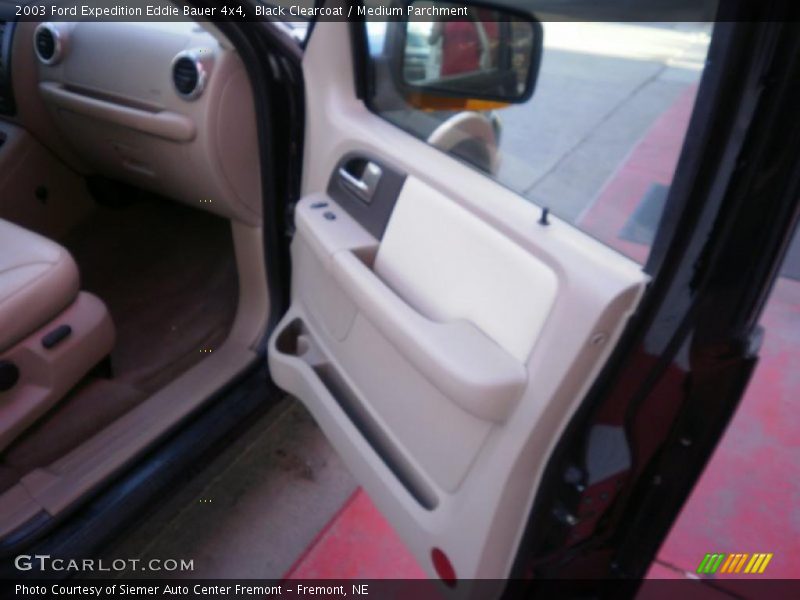 Black Clearcoat / Medium Parchment 2003 Ford Expedition Eddie Bauer 4x4