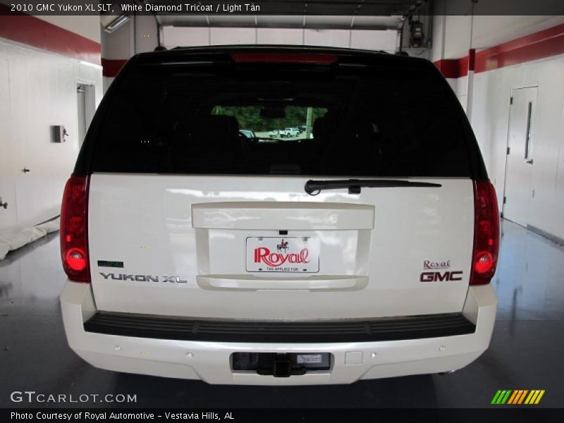 White Diamond Tricoat / Light Tan 2010 GMC Yukon XL SLT