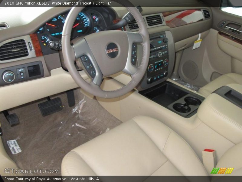 White Diamond Tricoat / Light Tan 2010 GMC Yukon XL SLT