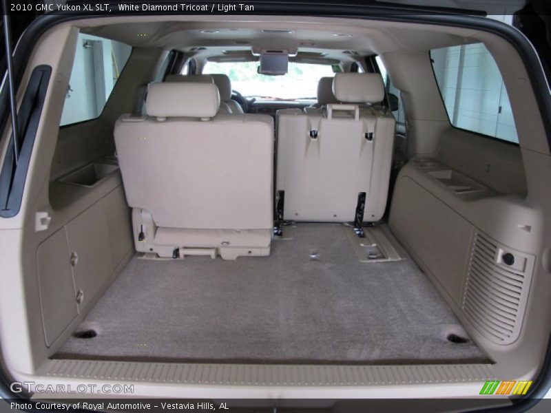 White Diamond Tricoat / Light Tan 2010 GMC Yukon XL SLT