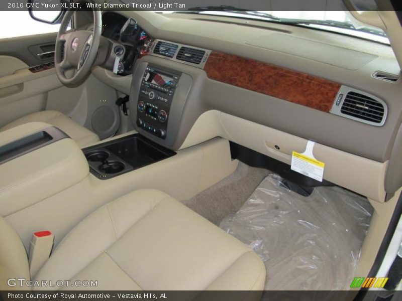 White Diamond Tricoat / Light Tan 2010 GMC Yukon XL SLT
