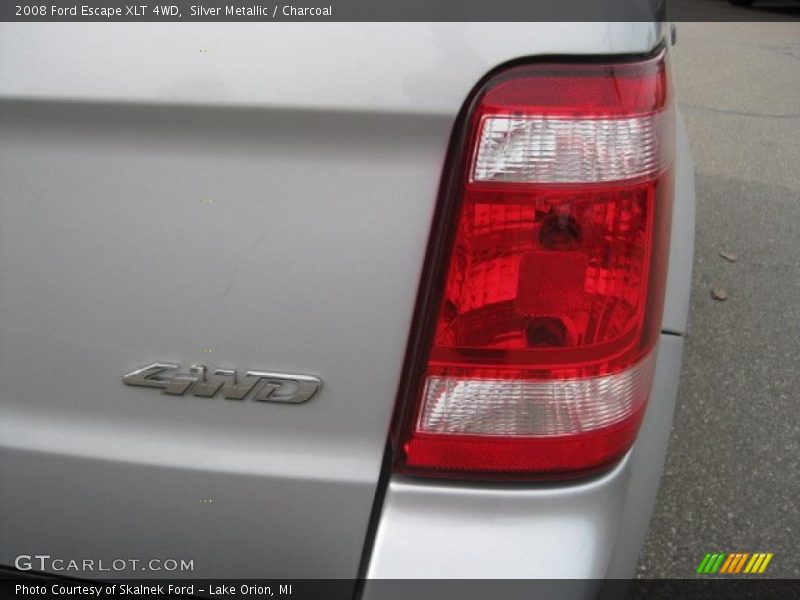 Silver Metallic / Charcoal 2008 Ford Escape XLT 4WD