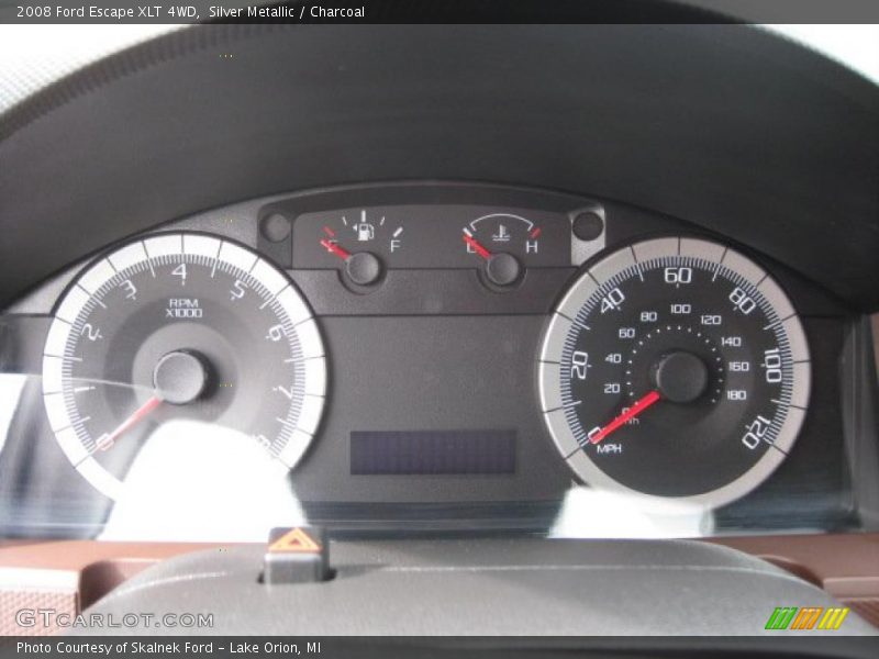 Silver Metallic / Charcoal 2008 Ford Escape XLT 4WD