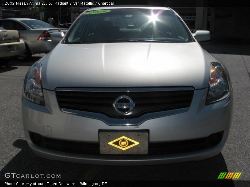 Radiant Silver Metallic / Charcoal 2009 Nissan Altima 2.5 S