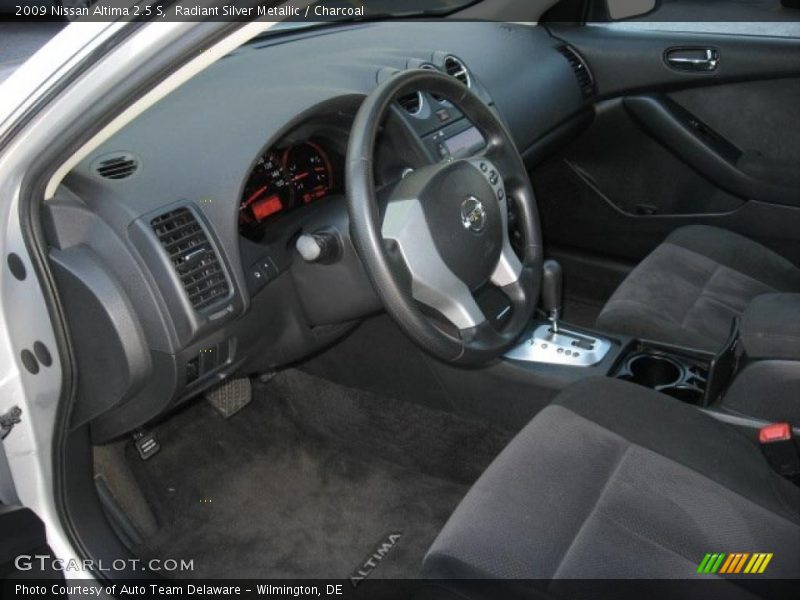 Radiant Silver Metallic / Charcoal 2009 Nissan Altima 2.5 S