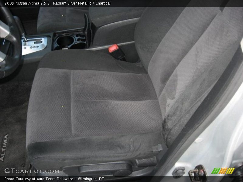 Radiant Silver Metallic / Charcoal 2009 Nissan Altima 2.5 S