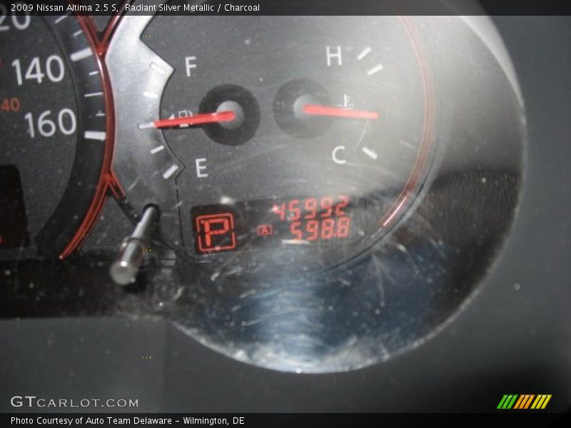 Radiant Silver Metallic / Charcoal 2009 Nissan Altima 2.5 S