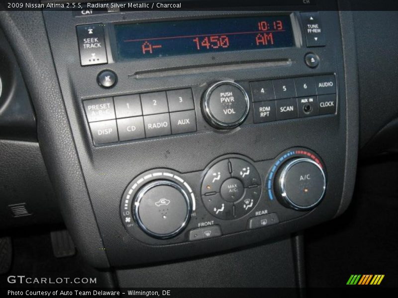Radiant Silver Metallic / Charcoal 2009 Nissan Altima 2.5 S
