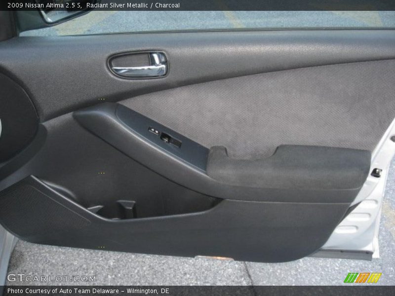 Radiant Silver Metallic / Charcoal 2009 Nissan Altima 2.5 S