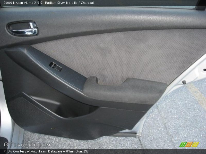 Radiant Silver Metallic / Charcoal 2009 Nissan Altima 2.5 S