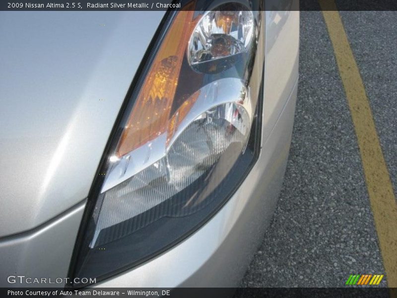 Radiant Silver Metallic / Charcoal 2009 Nissan Altima 2.5 S