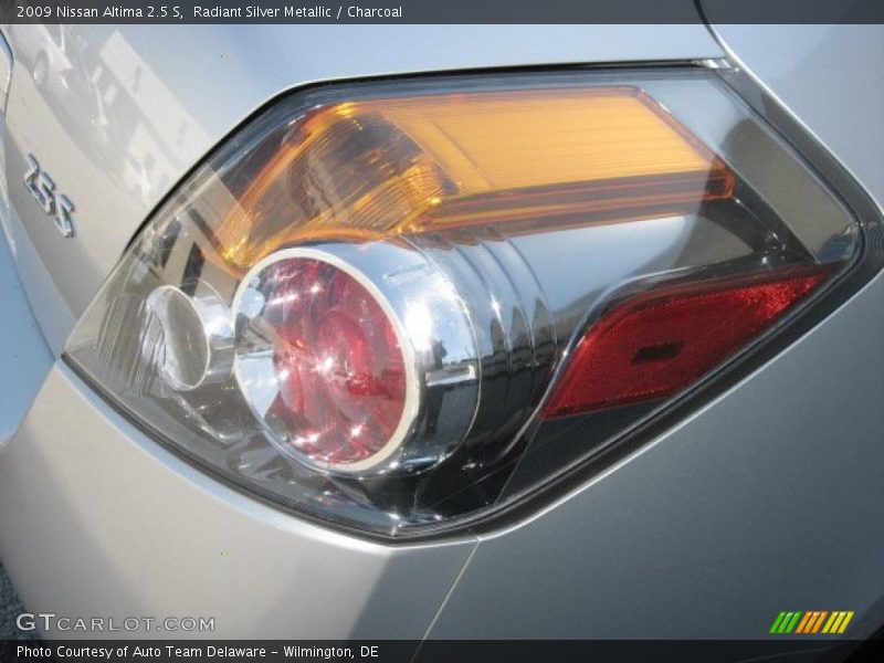 Radiant Silver Metallic / Charcoal 2009 Nissan Altima 2.5 S