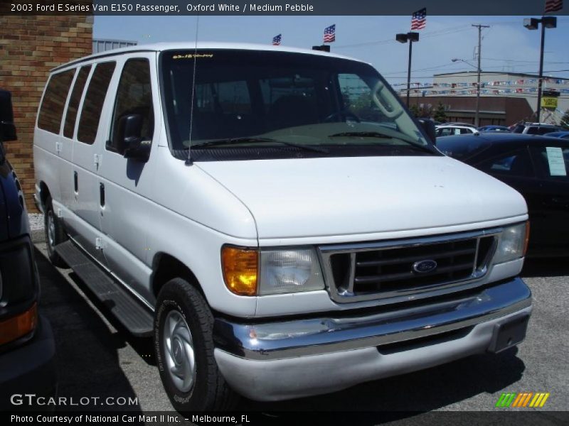 Oxford White / Medium Pebble 2003 Ford E Series Van E150 Passenger