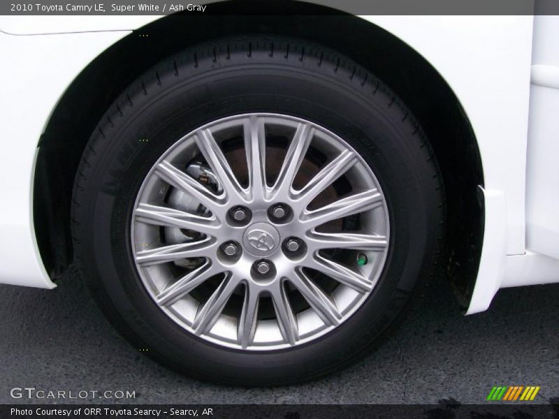 Super White / Ash Gray 2010 Toyota Camry LE