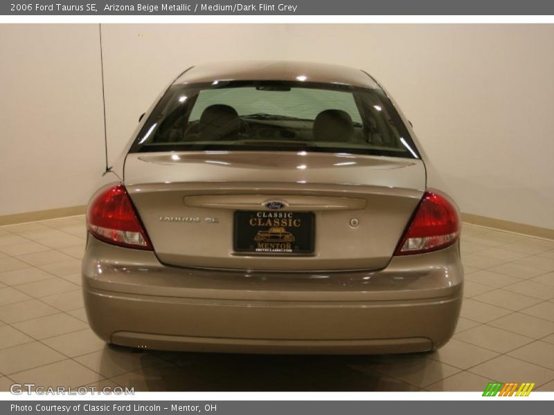 Arizona Beige Metallic / Medium/Dark Flint Grey 2006 Ford Taurus SE