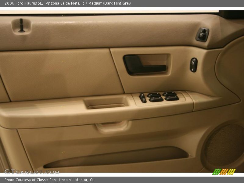 Arizona Beige Metallic / Medium/Dark Flint Grey 2006 Ford Taurus SE