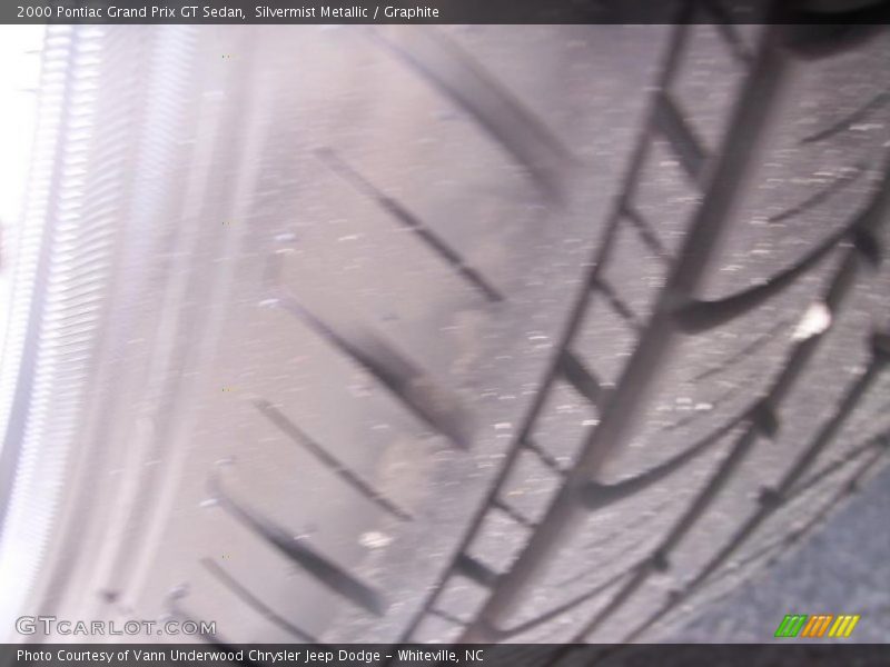 Silvermist Metallic / Graphite 2000 Pontiac Grand Prix GT Sedan
