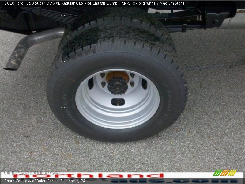 Oxford White / Medium Stone 2010 Ford F350 Super Duty XL Regular Cab 4x4 Chassis Dump Truck
