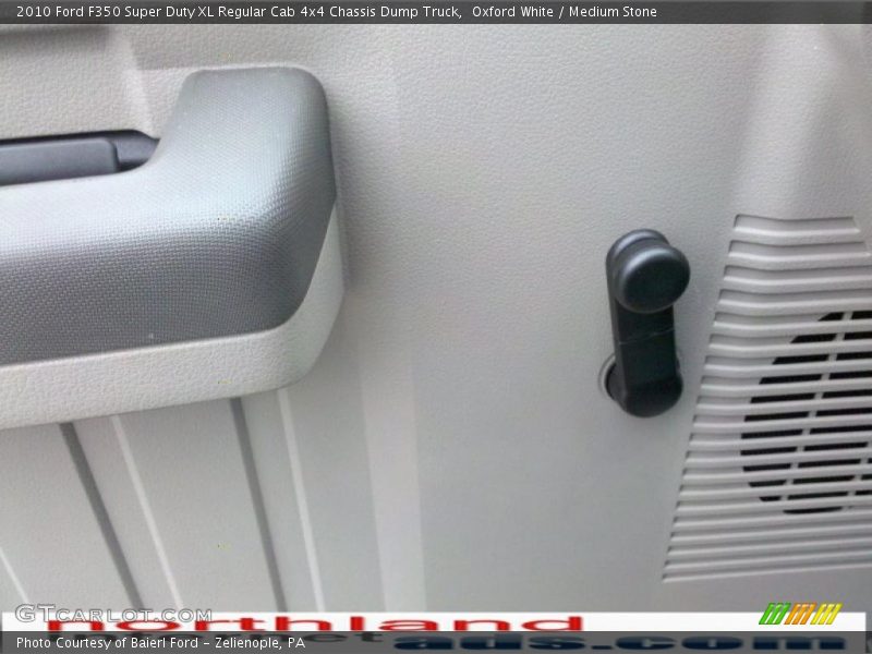 Oxford White / Medium Stone 2010 Ford F350 Super Duty XL Regular Cab 4x4 Chassis Dump Truck