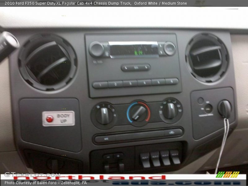 Oxford White / Medium Stone 2010 Ford F350 Super Duty XL Regular Cab 4x4 Chassis Dump Truck