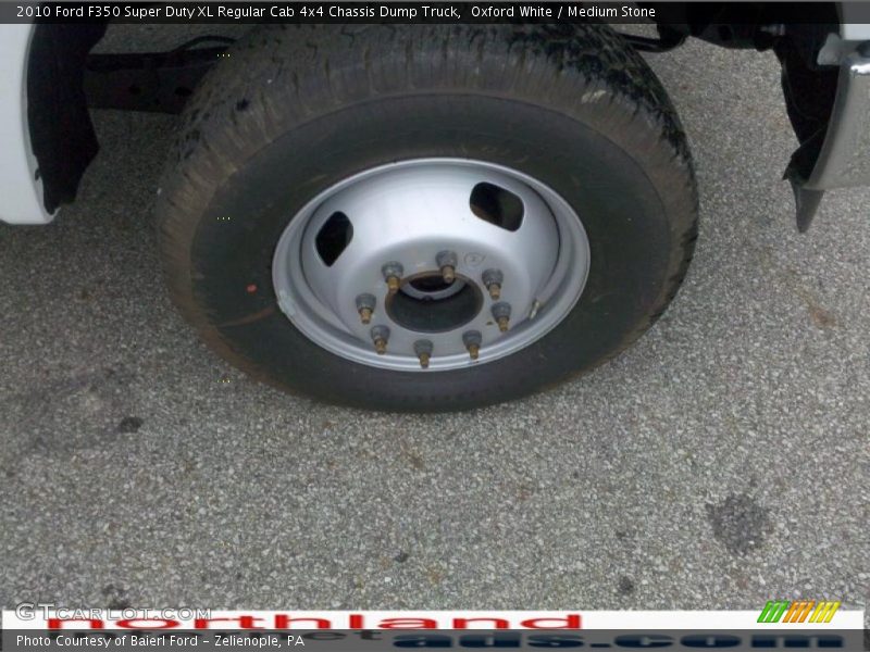 Oxford White / Medium Stone 2010 Ford F350 Super Duty XL Regular Cab 4x4 Chassis Dump Truck