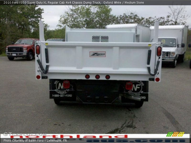 Oxford White / Medium Stone 2010 Ford F350 Super Duty XL Regular Cab 4x4 Chassis Dump Truck