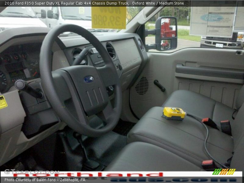 Oxford White / Medium Stone 2010 Ford F350 Super Duty XL Regular Cab 4x4 Chassis Dump Truck