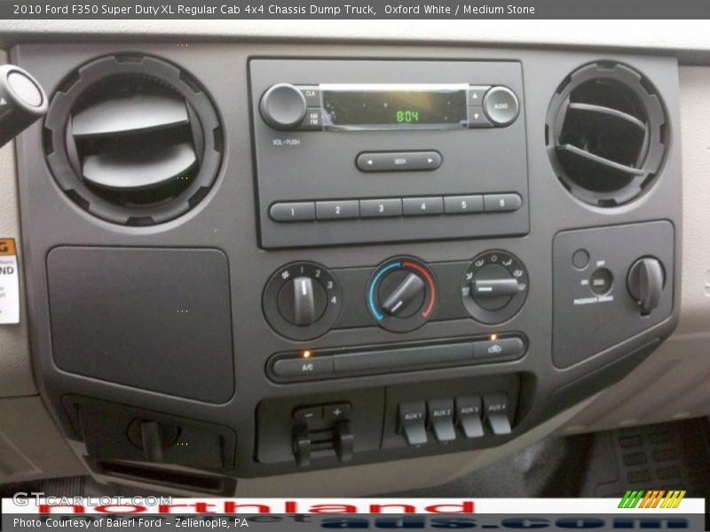 Oxford White / Medium Stone 2010 Ford F350 Super Duty XL Regular Cab 4x4 Chassis Dump Truck