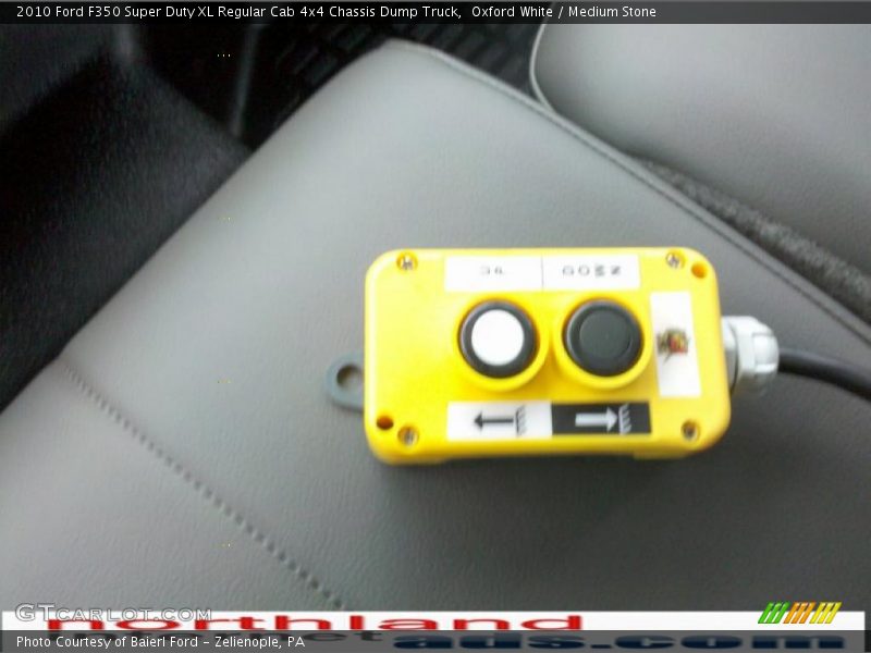 Oxford White / Medium Stone 2010 Ford F350 Super Duty XL Regular Cab 4x4 Chassis Dump Truck