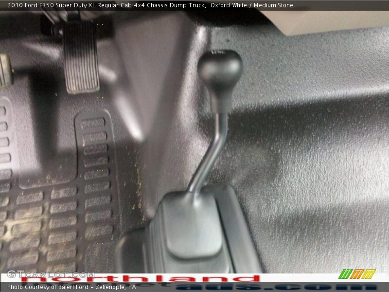 Oxford White / Medium Stone 2010 Ford F350 Super Duty XL Regular Cab 4x4 Chassis Dump Truck