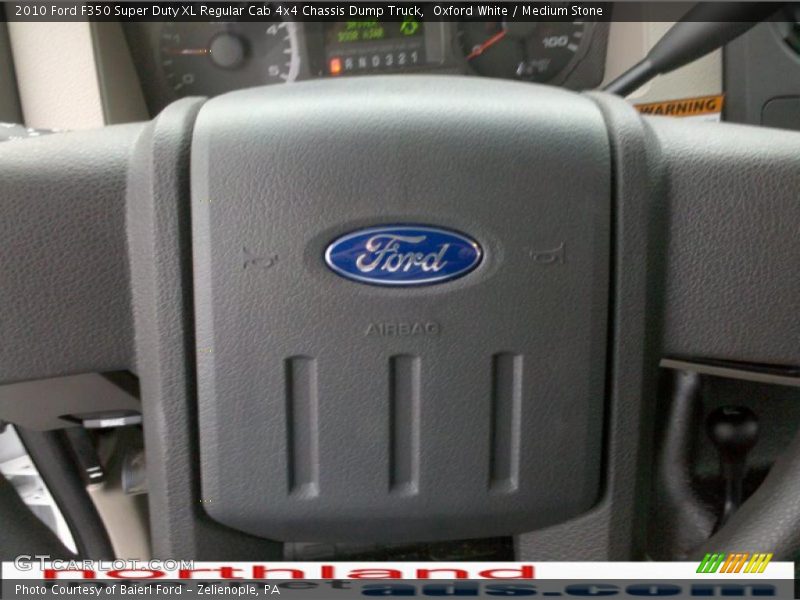 Oxford White / Medium Stone 2010 Ford F350 Super Duty XL Regular Cab 4x4 Chassis Dump Truck