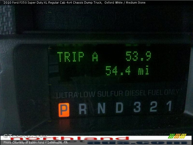 Oxford White / Medium Stone 2010 Ford F350 Super Duty XL Regular Cab 4x4 Chassis Dump Truck