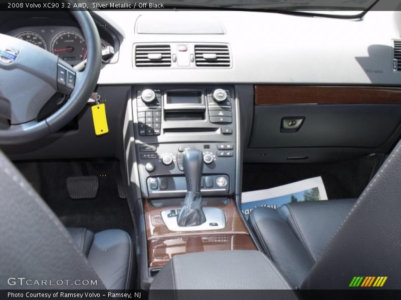 Silver Metallic / Off Black 2008 Volvo XC90 3.2 AWD
