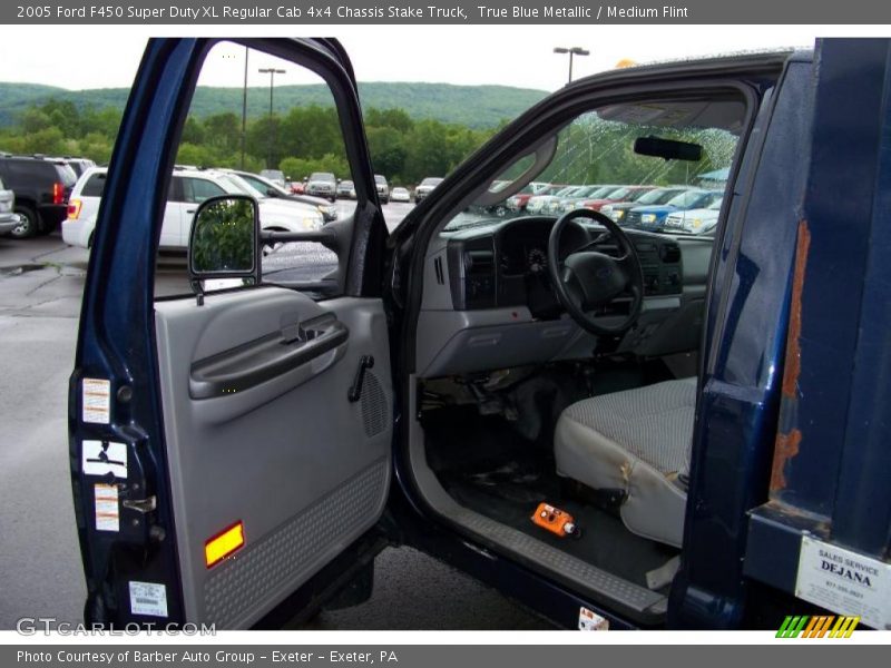 True Blue Metallic / Medium Flint 2005 Ford F450 Super Duty XL Regular Cab 4x4 Chassis Stake Truck