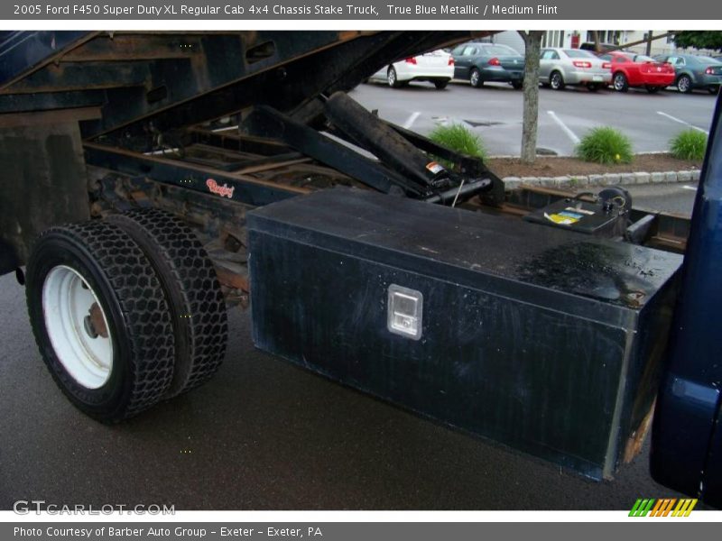 True Blue Metallic / Medium Flint 2005 Ford F450 Super Duty XL Regular Cab 4x4 Chassis Stake Truck